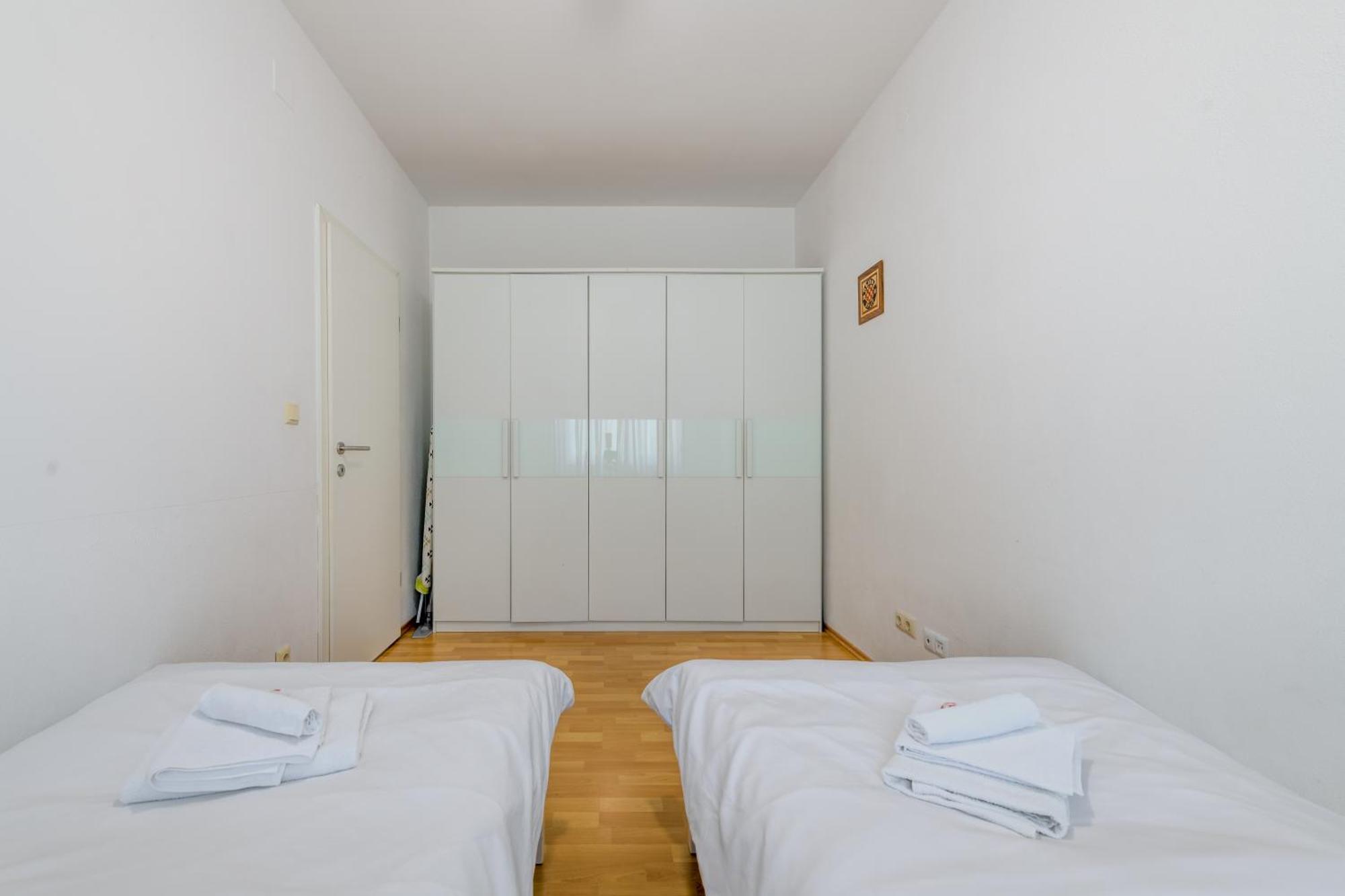 Apartments Cala Подстрана Экстерьер фото